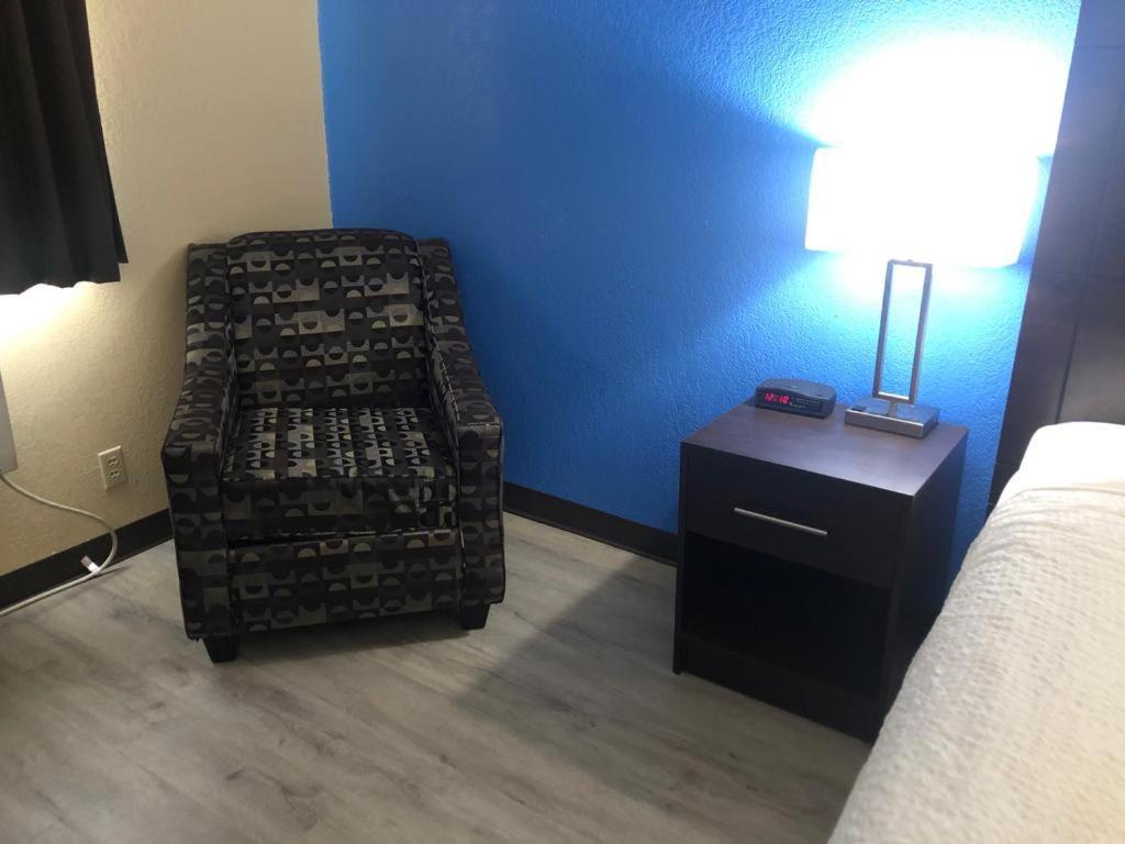 Wallaceburg Inn Екстер'єр фото