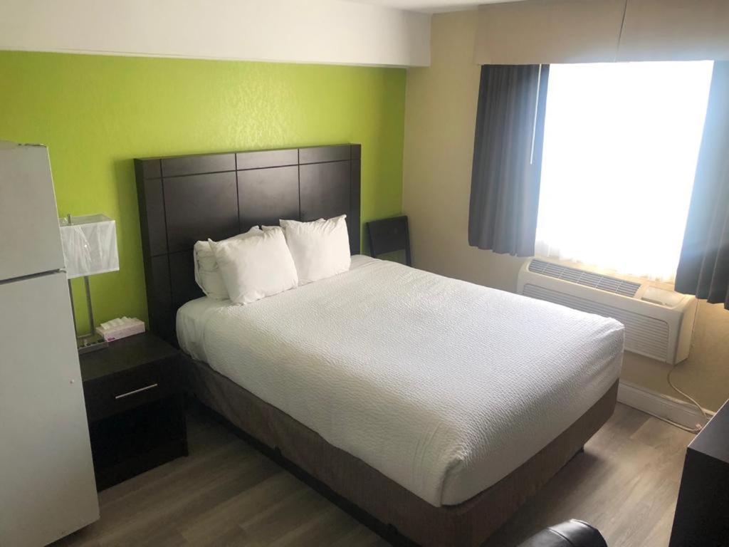 Wallaceburg Inn Екстер'єр фото