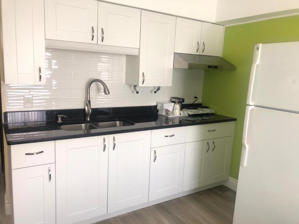 Wallaceburg Inn Екстер'єр фото